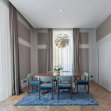 - Palazzo Signoria Luxury 8 *